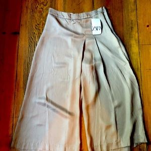 Zara wide pants satin champagne color size M (28)